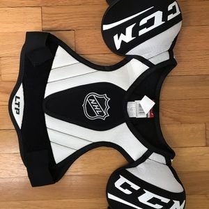 CCM LTP Youth Medium Shoulder Pads